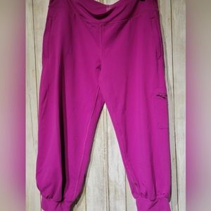 Zobha size 8 cargo Capri style pants leggings